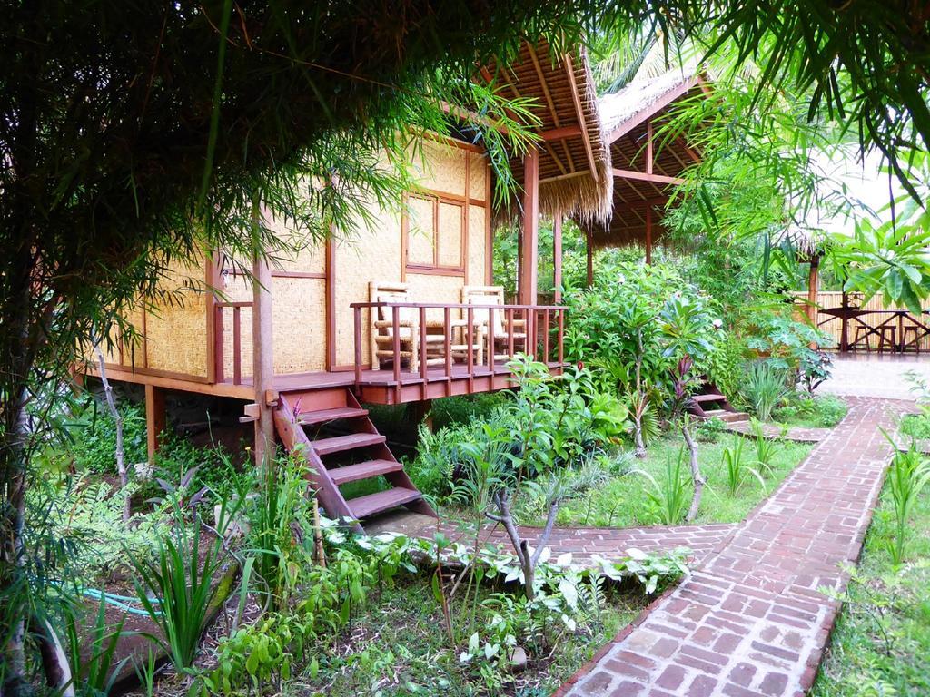 Shibui Garden Bungalows And Restaurant Tanjung  Eksteriør billede